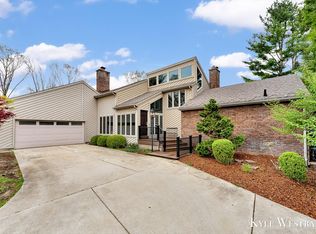 5220 Swallow Ave, Kalamazoo, MI 49009