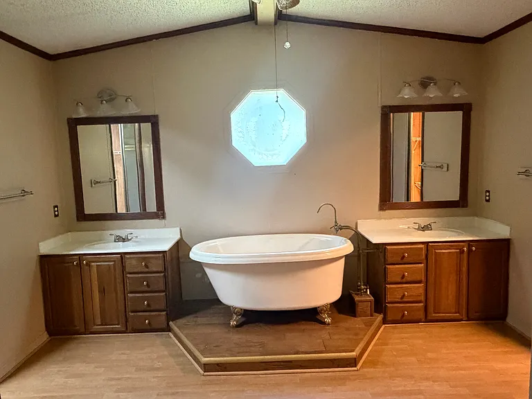 7922 Willowick Dr — Photo 18