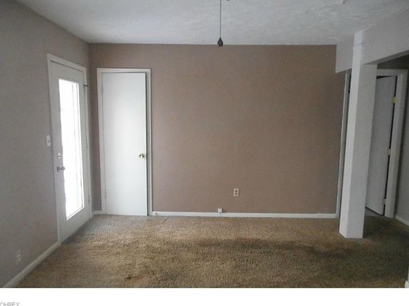 3rd image of 423 E Hopocan Ave
