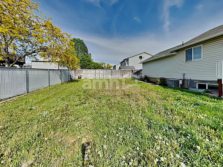 360 W 1900 S — Photo 20