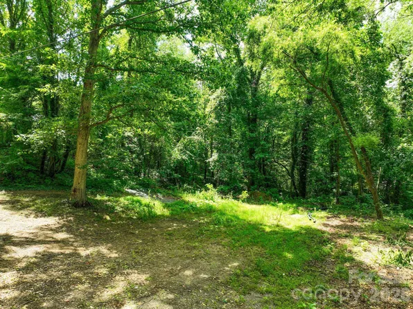 99999 Chunns Cove Rd, Asheville, NC 28805