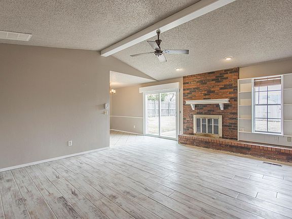 3rd image of 428 Hanging Elm Dr
