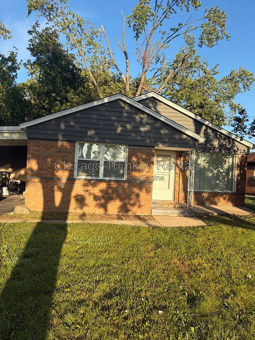 3 bed, 1.0 bath, 1287 sqft, $2,400 — Photo 1