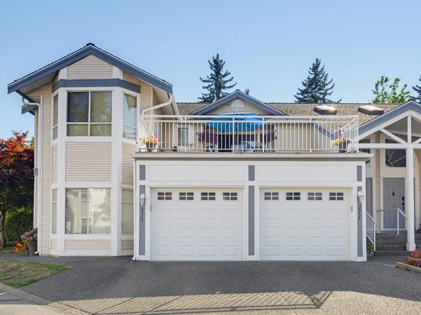 9072 Fleetwood Way #211, Surrey, BC V3R 0M6