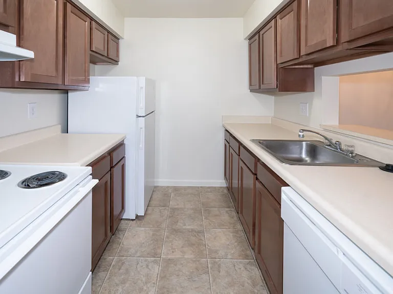 2875 Heritage Dr #2 — Photo 3