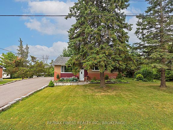 3rd image of 1429 Avondale Cres