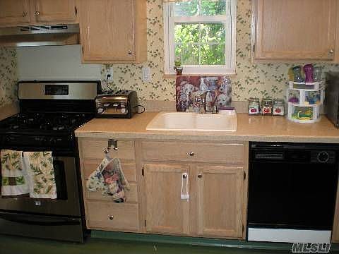 5th image of 78 Chestnut St