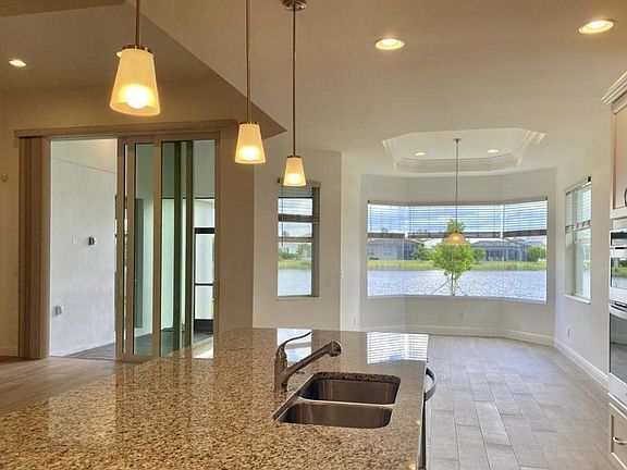 5th image of 9046 Montserrat Dr