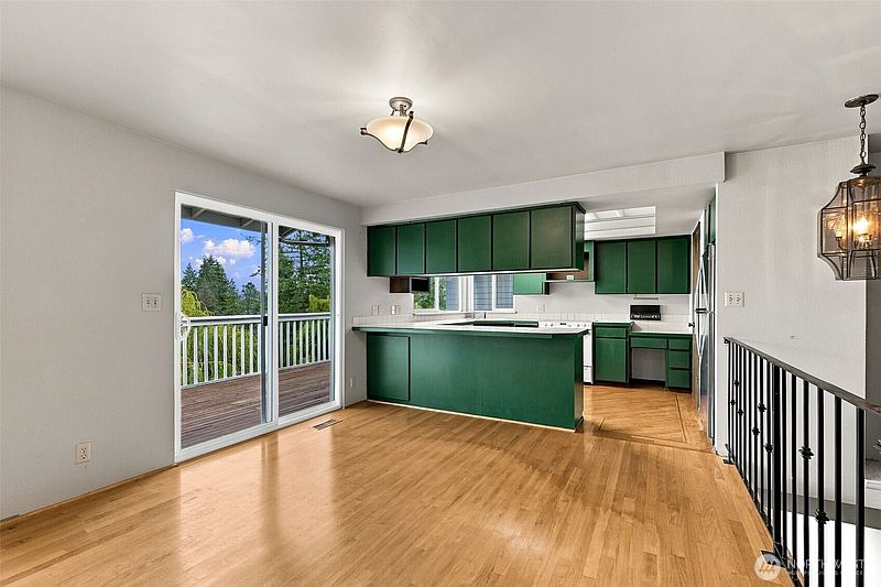 4th image of 15862 36th Avenue NE
