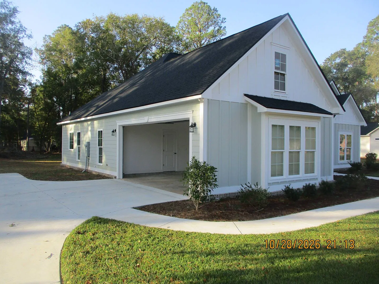 Beautiful Brand New Home! — Photo 2