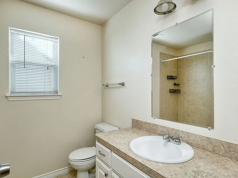 108 Live Oak Cir — Photo 10