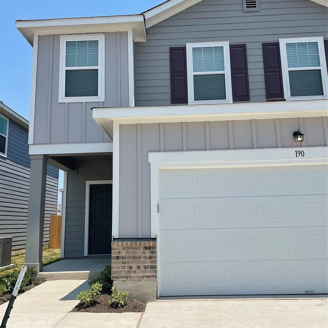 4 bed, 3.0 bath, 2300 sqft, $1,899 — Photo 2