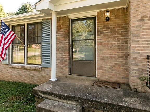 3rd image of 1584 Freestone Dr