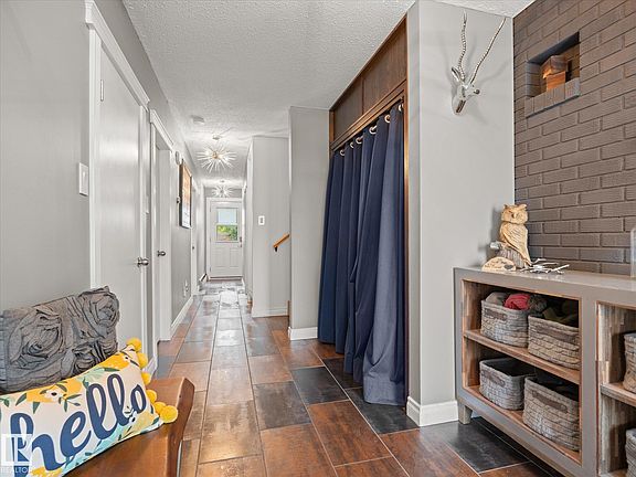 4th image of 8822 161st St NW
