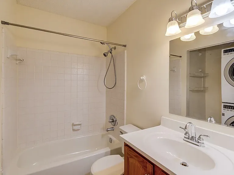 497 Sherman Way — Photo 2