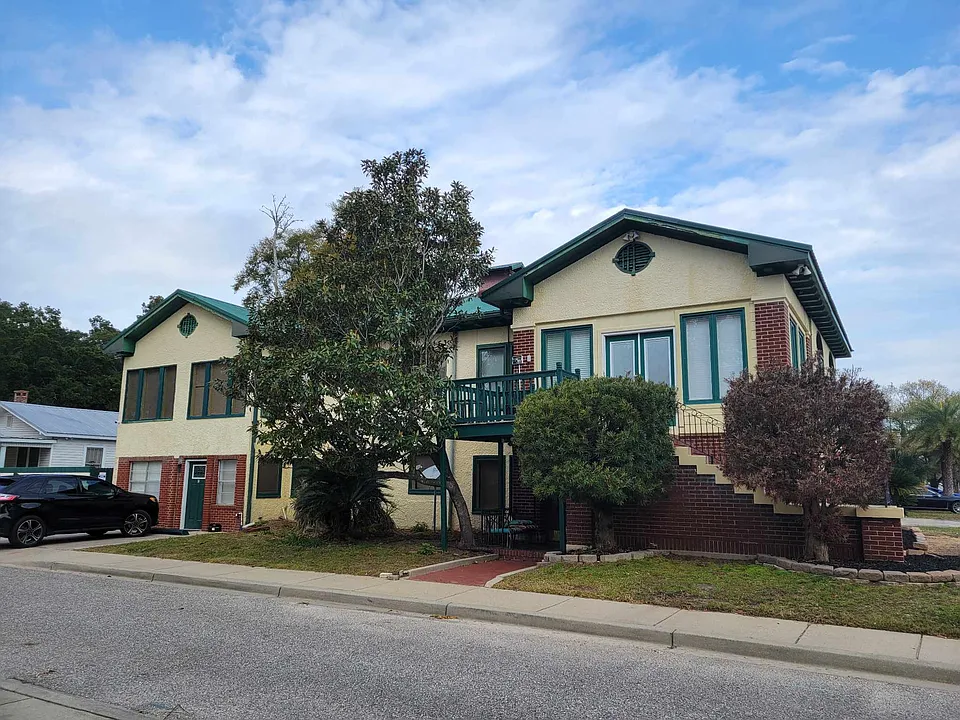 133 Hopkins Blvd