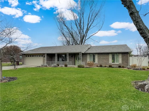 742 Honeysuckle Dr, Greenville, OH 45331