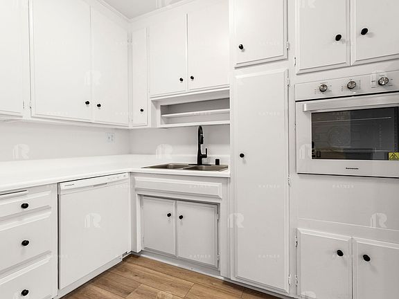 5th image of 4573 Willis Ave APT 304