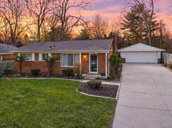 19871 Saxton Ave, Southfield, MI 48075