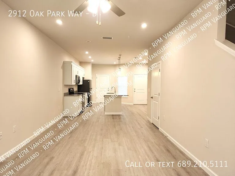 2912 Oak Park Way #D — Photo 7