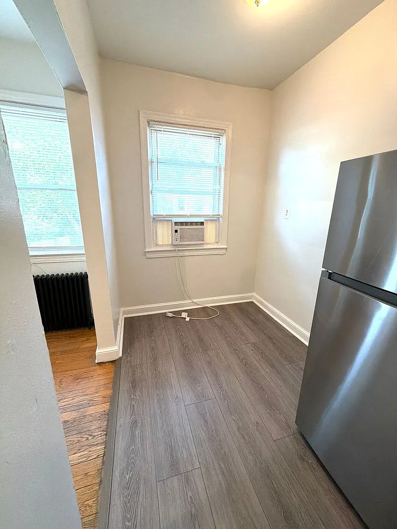 116 44th Street NE — Photo 3