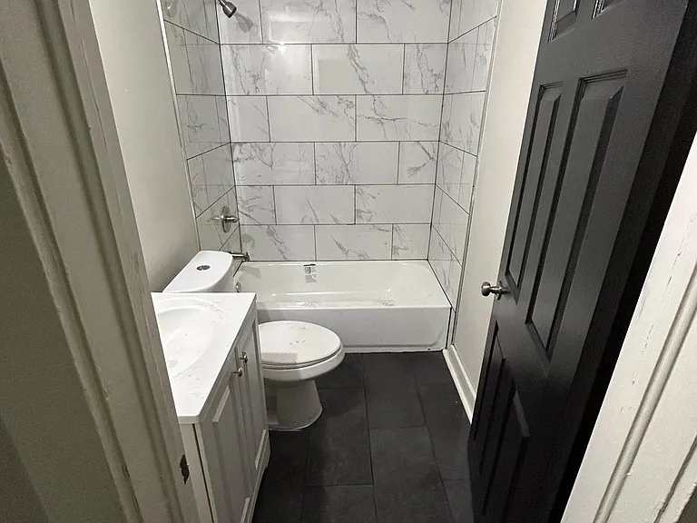 2626 Whitman Ave — Photo 6