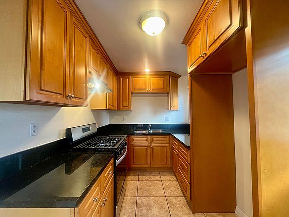 5th image of 1153 Ravenna Ave #0
