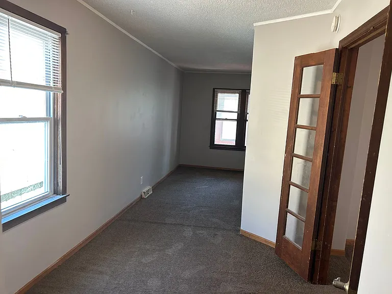 623 Maryland Ave E — Photo 5