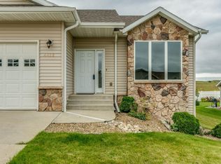4412 Boulder Ridge Rd, Bismarck, ND 58503