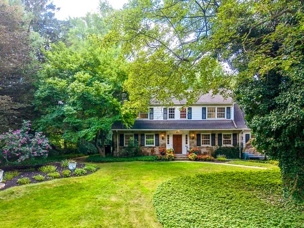 28 San Rafael Dr, Rochester, NY 14618