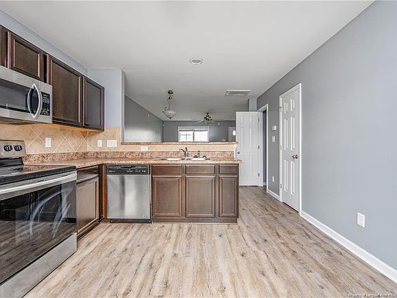 5th image of 206 Collinwood Dr