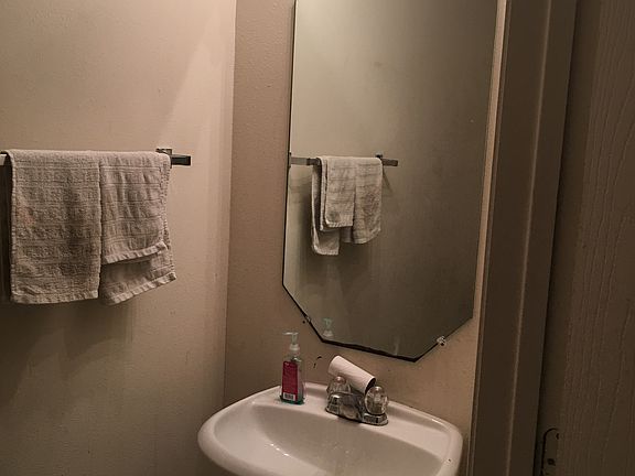3rd image of 8715 Texas Acorn Ave