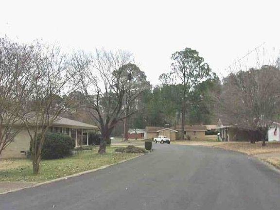 5th image of 1426 Welch St