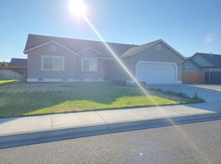6401 Kilawea Dr, West Richland, WA 99353