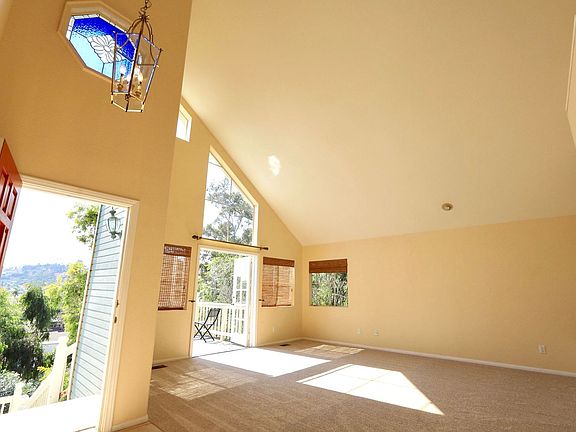 4th image of 609 Hidden Canyon Way
