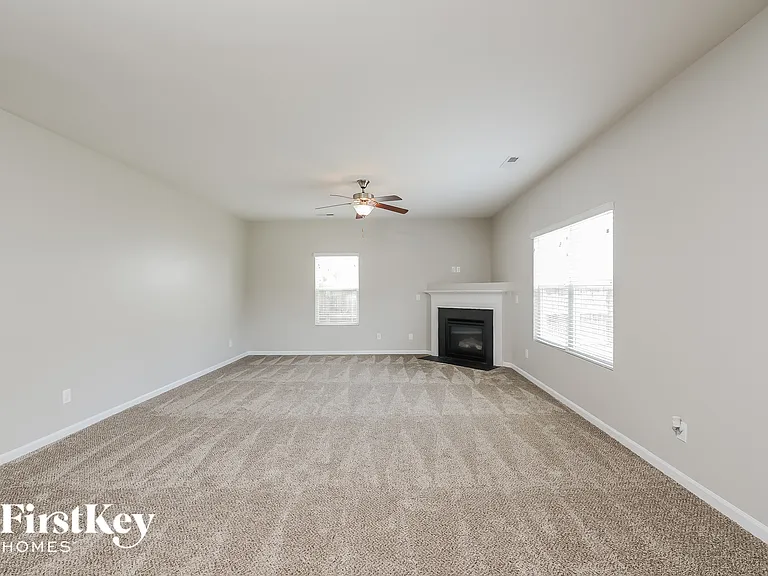 1593 Abbey Park Ct — Photo 2
