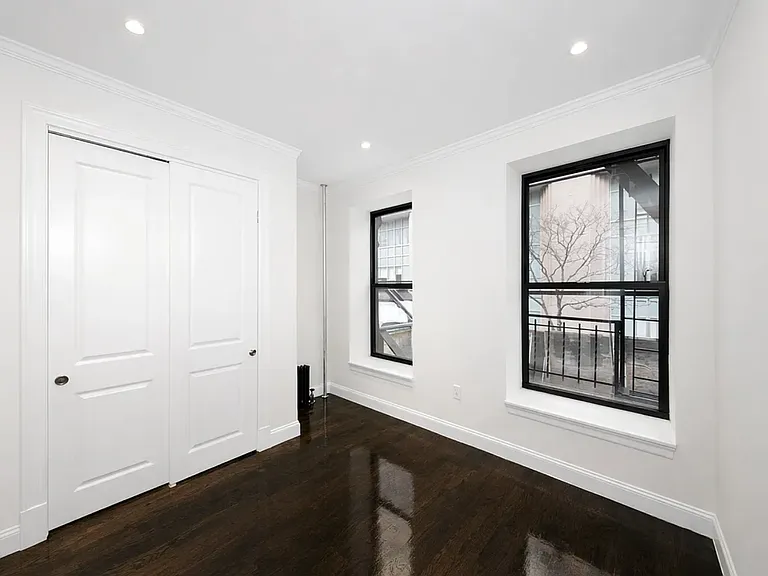 454 W 58th St #3W — Photo 2