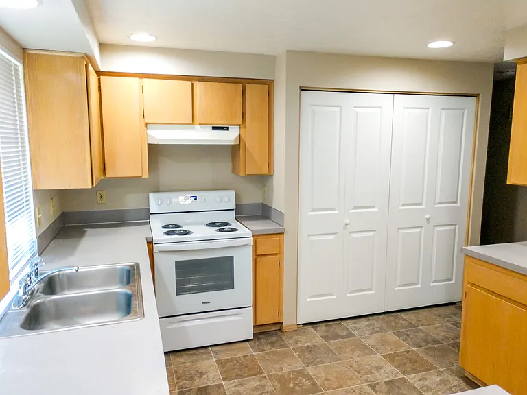 138 Hazelbrook Dr N #138 — Photo 5