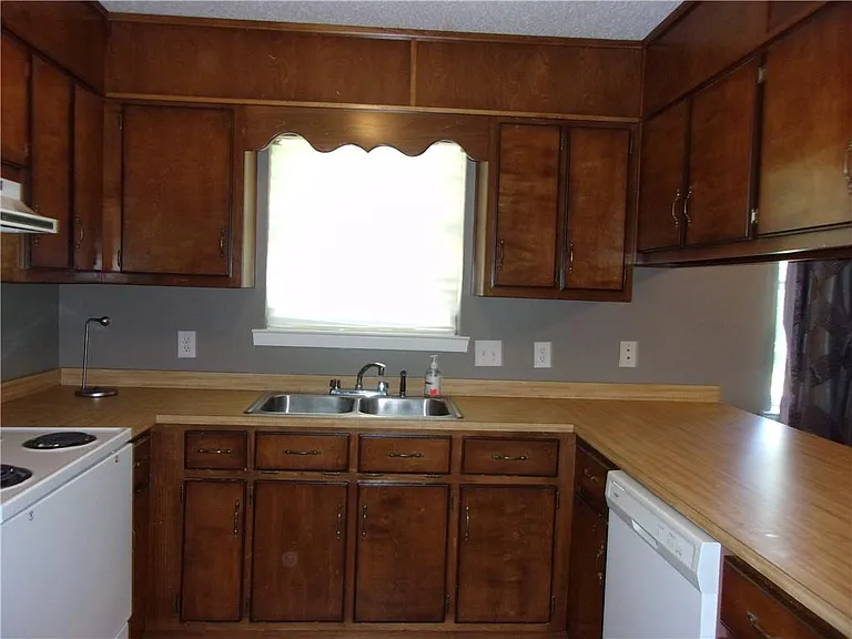 3550 Randy Ct — Photo 2