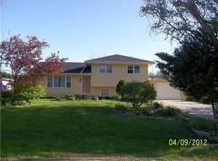 28W434 Donald Ave, West Chicago, IL