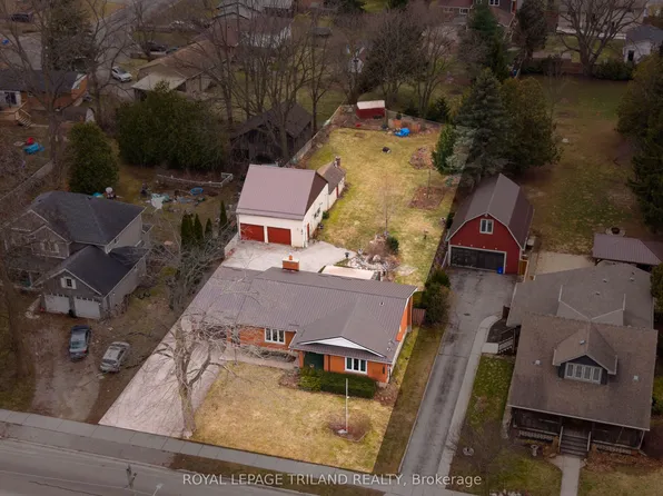 308 John St S, Aylmer, ON N5H 2E2