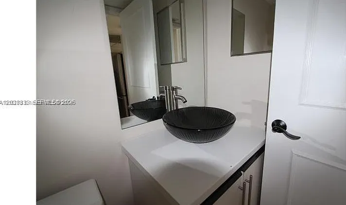 540 Brickell Key Dr #918 — Photo 5