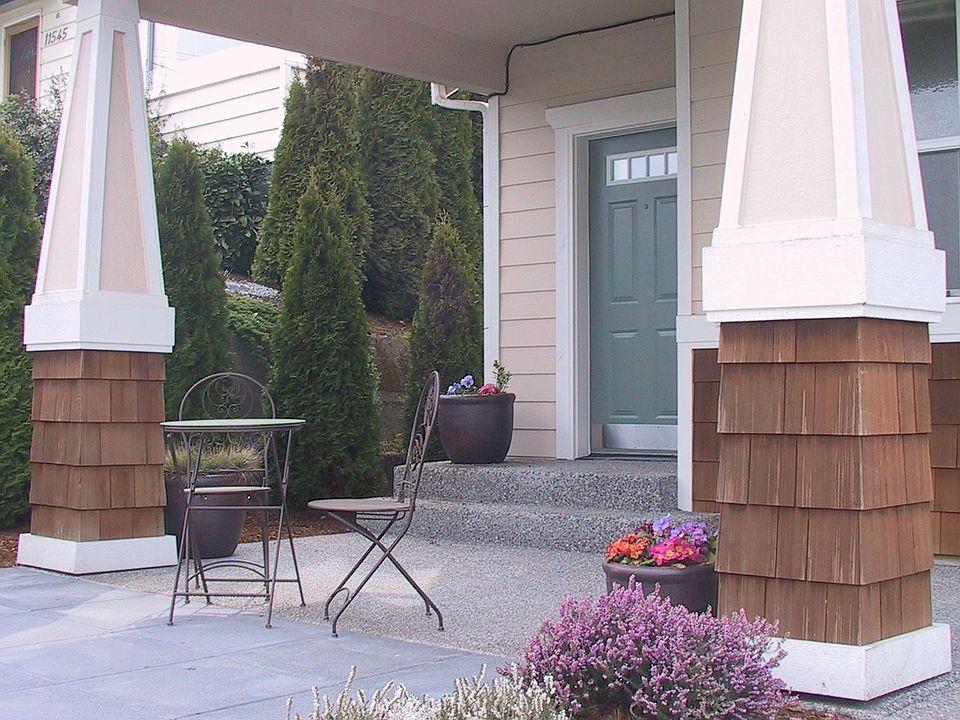 Front entry has BBQ patio