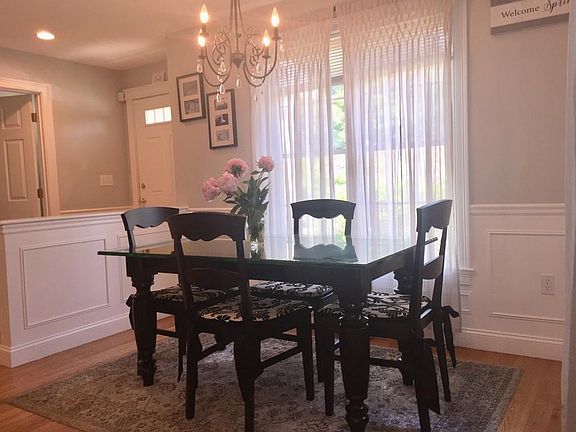 2nd image of 69 King St #69
