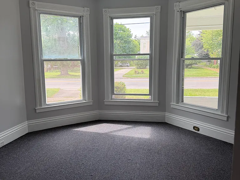 302 East Ave #1 — Photo 7