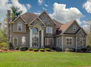 25 Shaker Ln, Hampstead, NH 03841