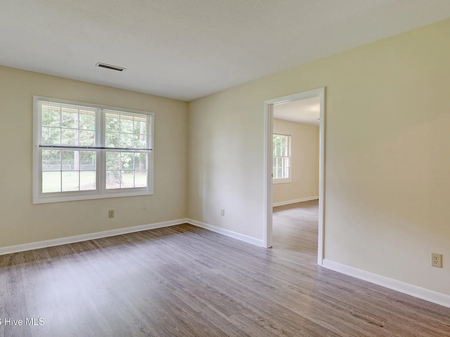3 bed, 2.0 bath, $2,150 — Photo 4