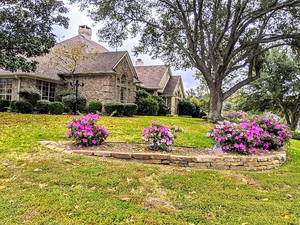 310 Lakewood Drive