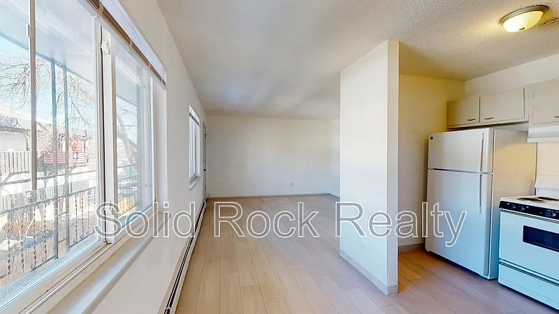 2 bed, 1.0 bath, 796 sqft, $737 — Photo 4