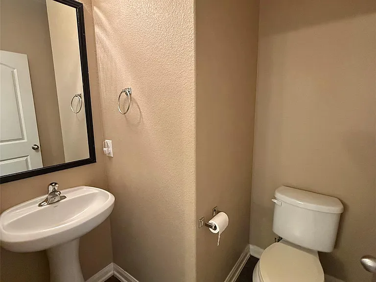 216 Continental Ave — Photo 12